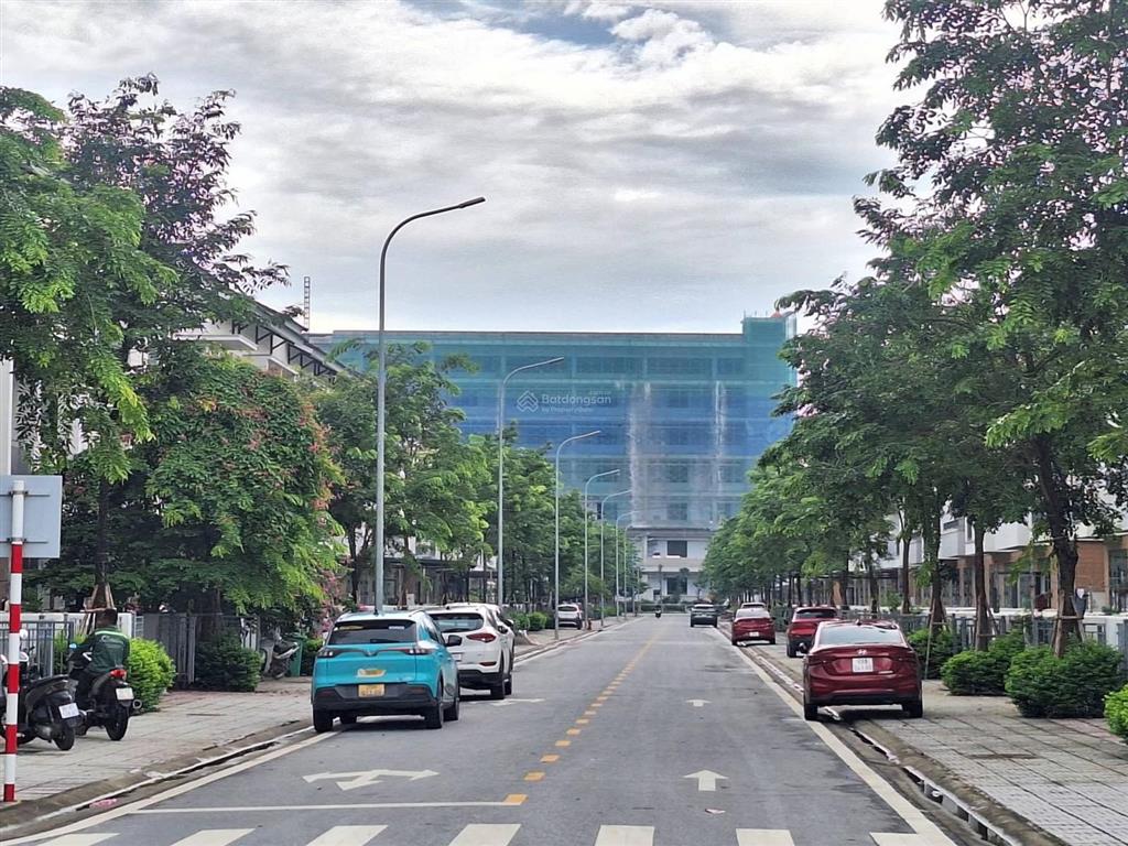 Bán shophouse 3 tầng trong khu đô thị singgapor, 2 mặt tiền thoáng đẹp, kinh doanh cho thuê đc ngay