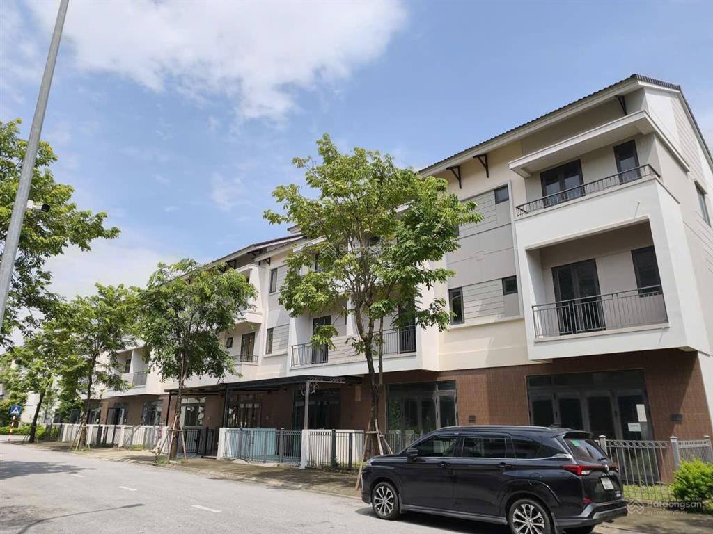 Bán shophouse 3 tầng trong khu đô thị singgapor, đang cho chuyên gia thuê dòng tiền ổn định.