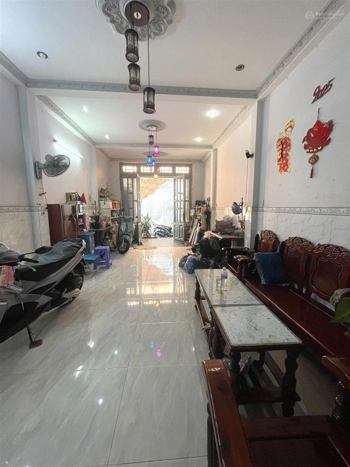 Bán nhà ,hẻm ô tô tân sơn nhì tân phú .gần âu cơ ,trường chinh ,3 tầng gia 5,7 tỷ.