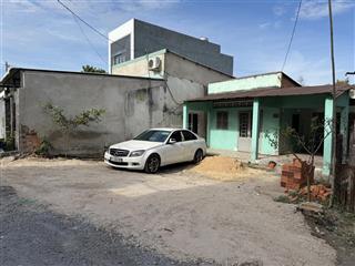 Bán đất tặng căn nhà cấp 4 cũ  chính chủ cần bán gấp