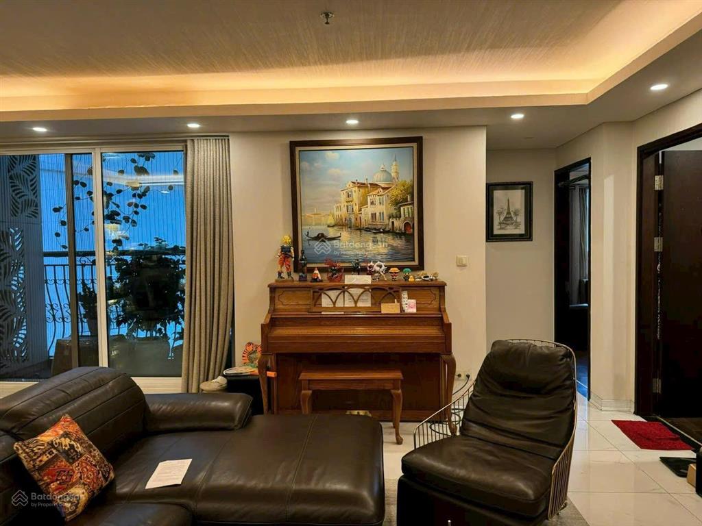 Cho thuê nhanh căn hộ 120m aqua central full nội thất 28 triệu tầng cao. 0914 772 ***