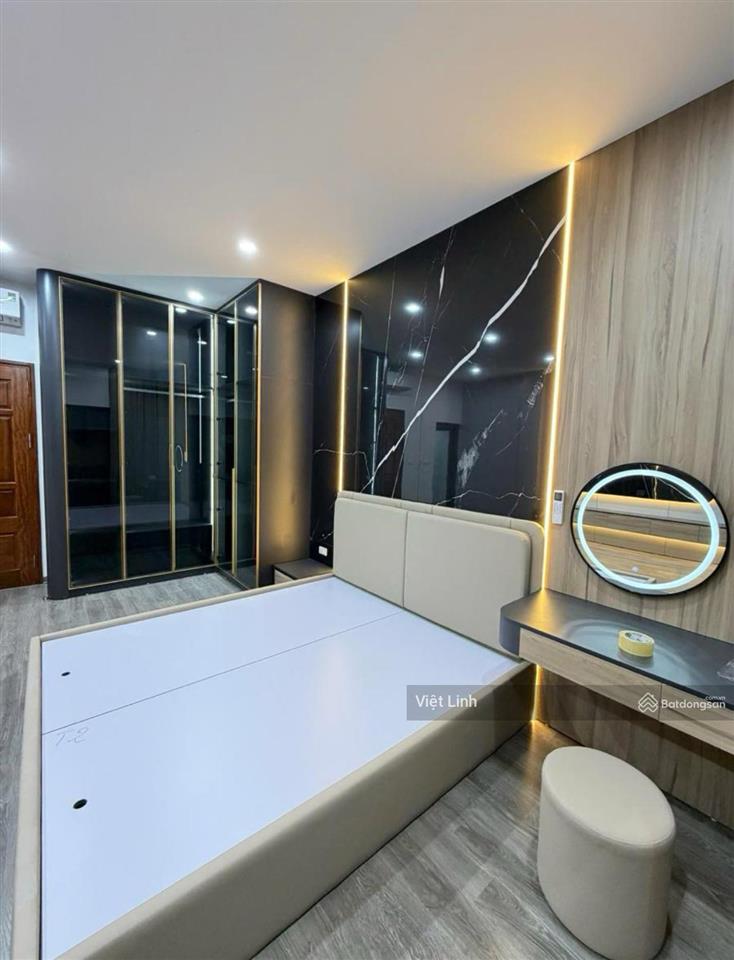 Mặt phố hoàng mai 6 tầng thang máy mt 5m giá 17.9 tỷ