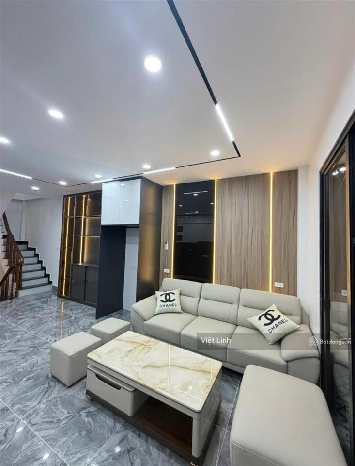 Mặt phố hoàng mai 6 tầng thang máy mt 5m giá 17.9 tỷ