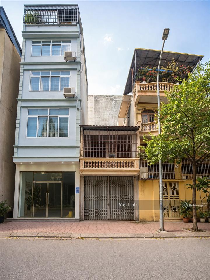Mặt phố chùa quỳnh  31m2  mặt tiền 3.2m vỉa hè  giá 15 tỷ