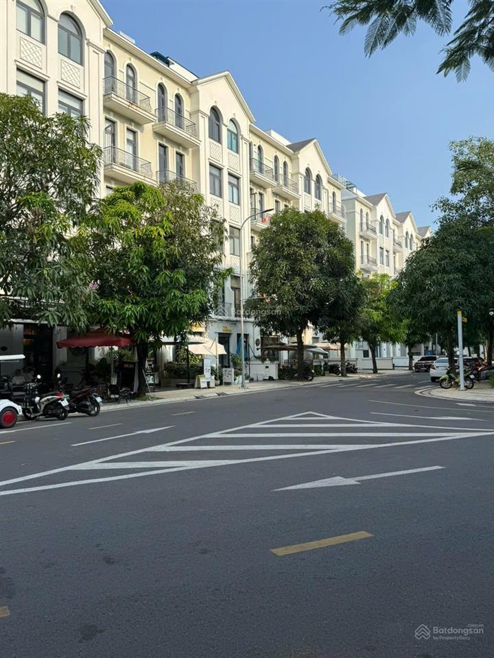 Bán lỗ sâu nhà phố manhattan glory 16,5 tỷ, phù hợp ở kết hợp kinh doanh, vinhomes grand park q9