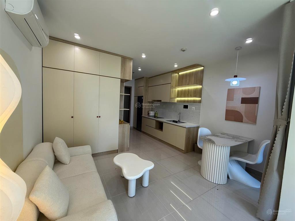 Bán căn studio 1 tỷ 760 / 34m2 sẵn nội thất khu the origami  vinhomes grand park