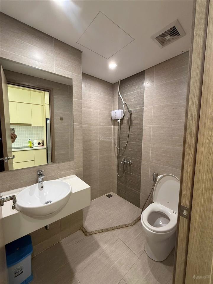 Bán căn studio 1 tỷ 760 / 34m2 sẵn nội thất khu the origami  vinhomes grand park