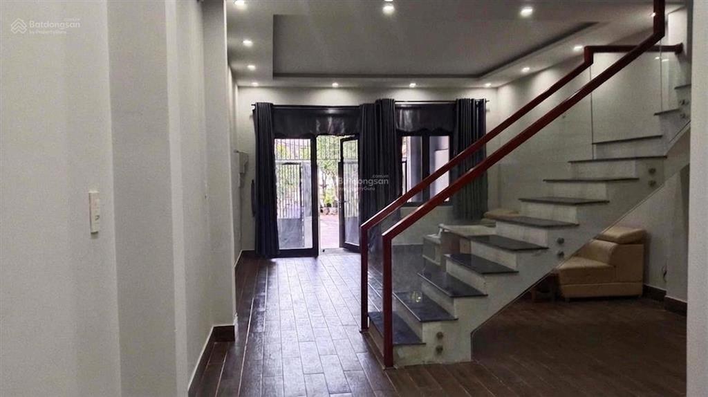 Nhà phố cách biển mân thái 150m