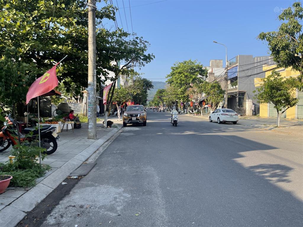 Đất lê tấn trung cách biển mân thái 1 phút đi bộ