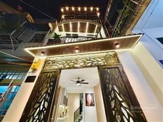 Mua nhà đẹp chỉ với giá 4ty800tr. kỳ đồng, p9, q3.dt 81,5m2. hđ thuê 19tr/th. hẻm 6m. sổ hồng riêng