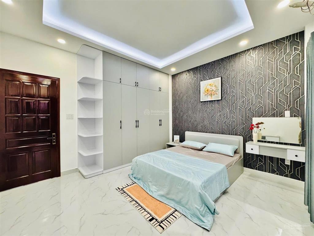 Mua xong vào ở ngay phan văn hân p19 bình thạnh giá 4ty330tr dt 81m2 6m hđ thuê 18tr. sổ hồng riêng