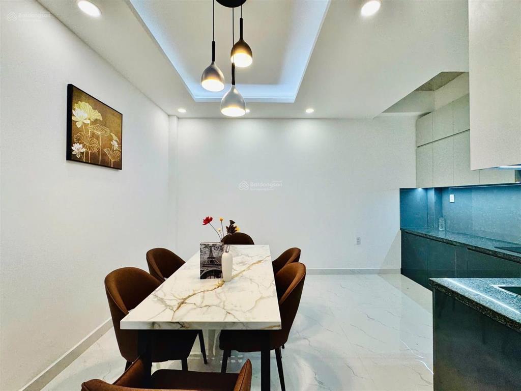 Mua xong vào ở ngay phan văn hân p19 bình thạnh giá 4ty330tr dt 81m2 6m hđ thuê 18tr. sổ hồng riêng