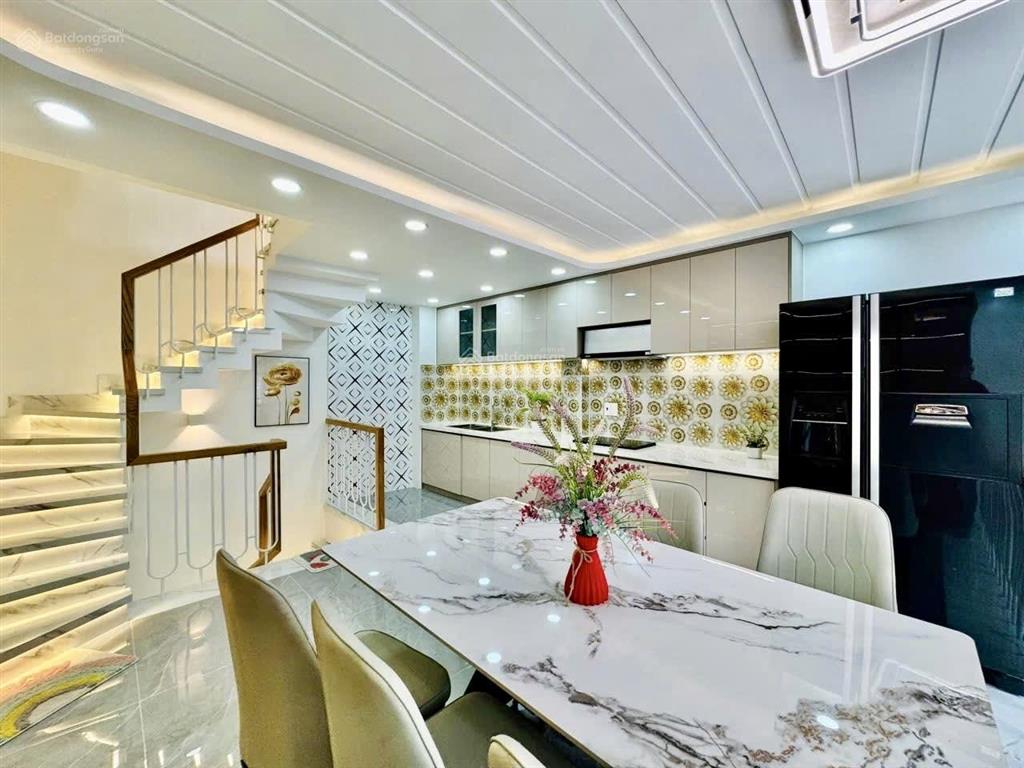 Hẻm / nhà đẹp ở nguyễn văn khối, p8, gò vấp, hđ thuê 15tr/th 72m2 hẻm 6m. sổ hồng riêng