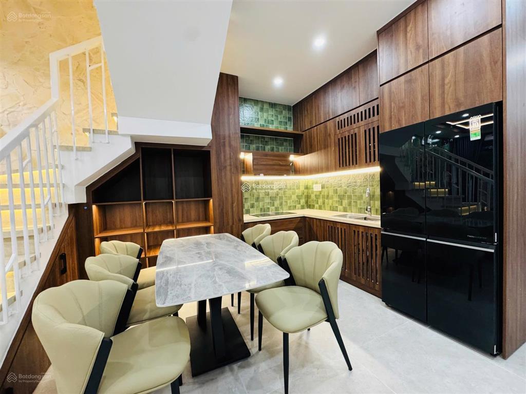 Nhà bán gấp lạc long quân, q11. giá 2tỷ900tr dt 85.5 m2 hẻm 5m. hđ thuê 21tr/th sổ hồng riêng