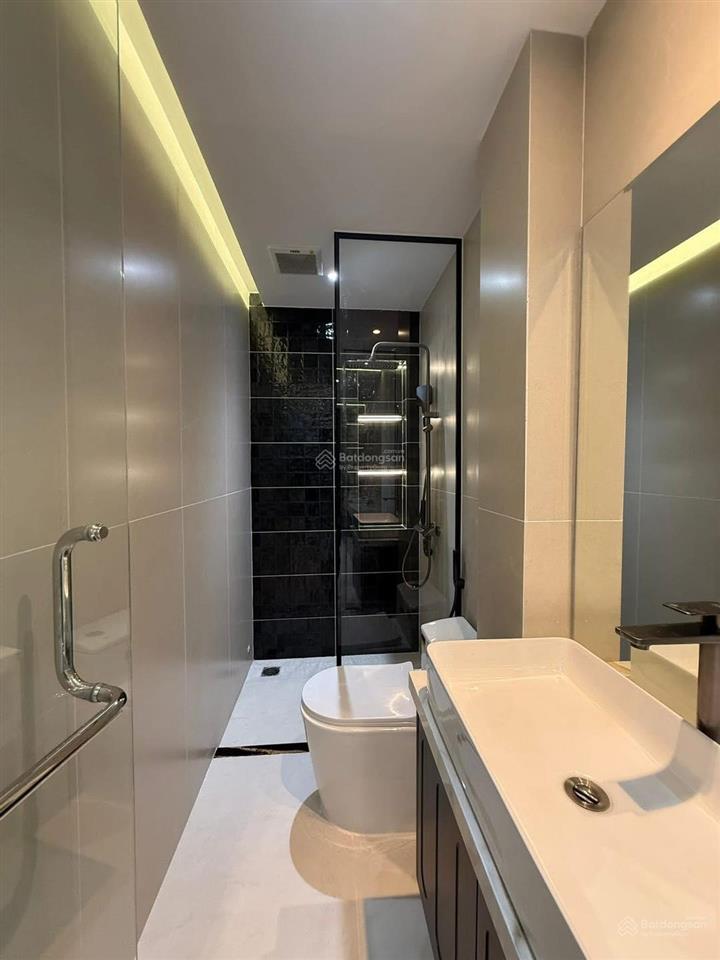 Giá tốt hiếm nhà đồng khởi q1 hẻm 6m thu nhập 20tr/th chỉ với 4tỷ500tr, dt 65m2. sổ hồng riêng