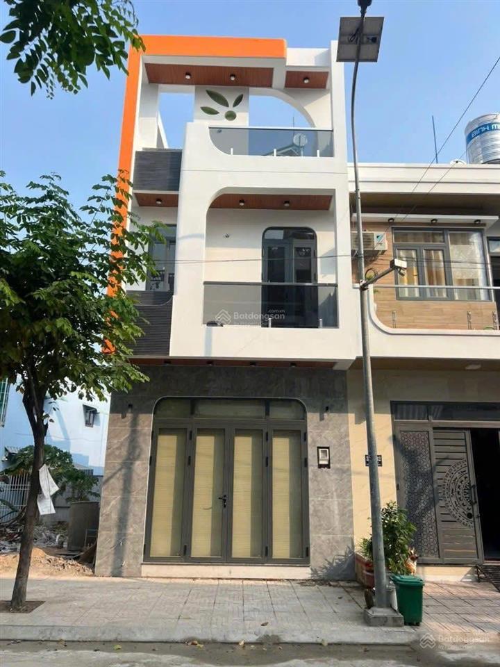 Bán gấp nhà 3/2 quận 10 mà giá chỉ 3 tỷ 500tr. dt 65m2, hẻm 5m. hđ thuê 19tr/tháng. sổ hồng riêng