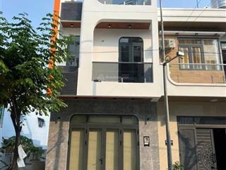 Bán gấp nhà 3/2 quận 10 mà giá chỉ 3 tỷ 500tr. dt 65m2, hẻm 5m. hđ thuê 19tr/tháng. sổ hồng riêng