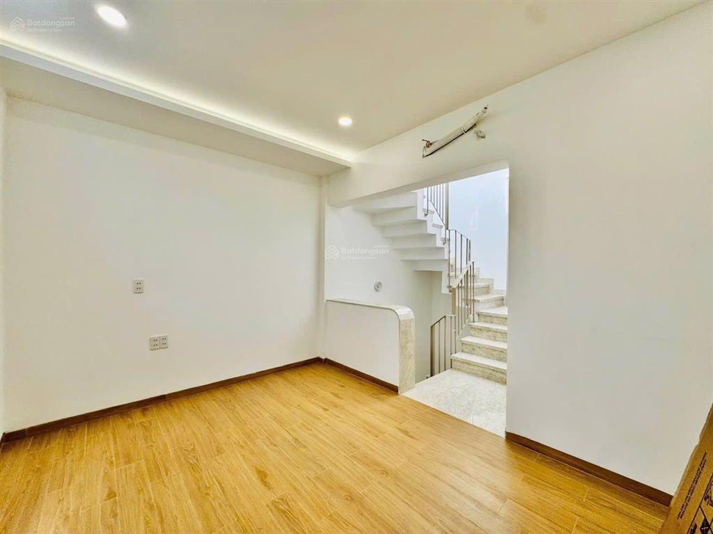 Một deal lớn nhất hiện tại ở tân phú. giá 3 tỷ800tr hẻm 5m, dt 75,5m2, hđ thuê 21tr sổ hồng riêng