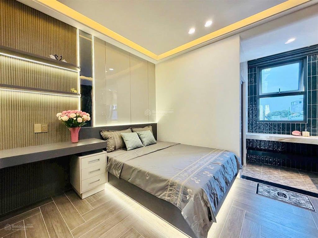 Bán gấp nhà dì 8 thảo điền nhà hiện đại. dt 85m2, hẻm 5m hđ thuê 19tr. sổ hồng riêng
