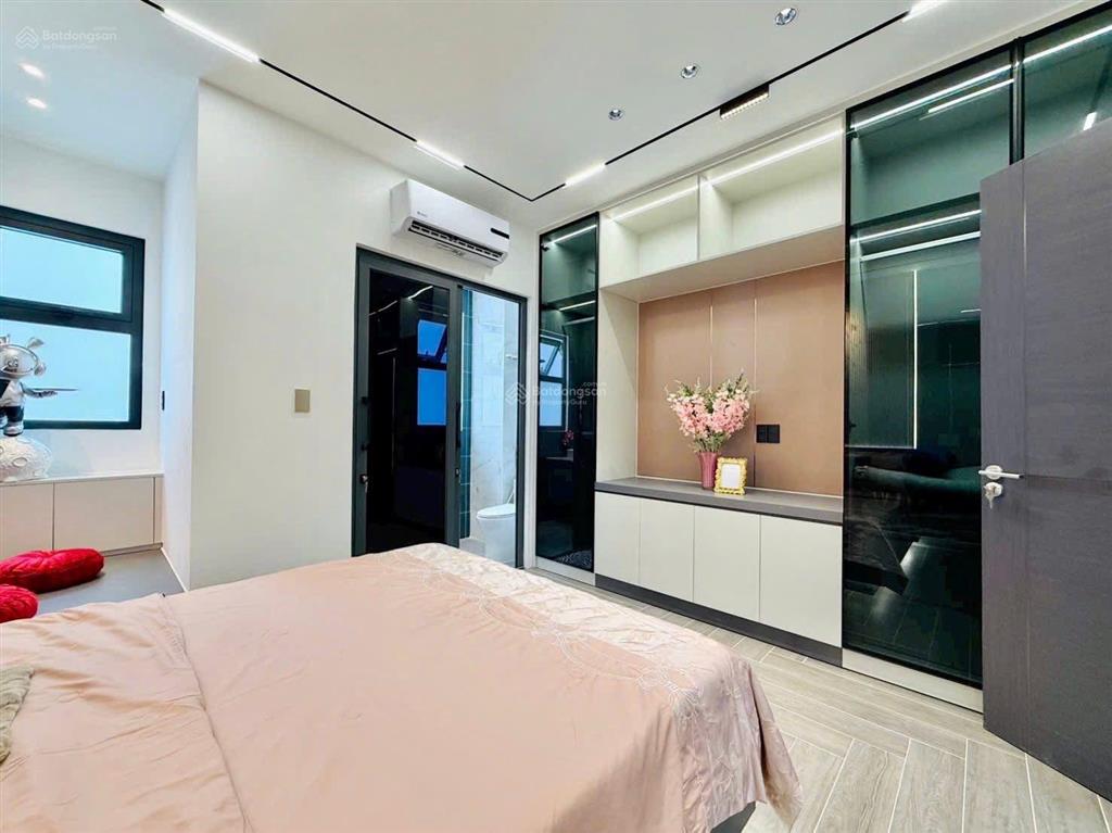 Bán gấp nhà dì 8 thảo điền nhà hiện đại. dt 85m2, hẻm 5m hđ thuê 19tr. sổ hồng riêng