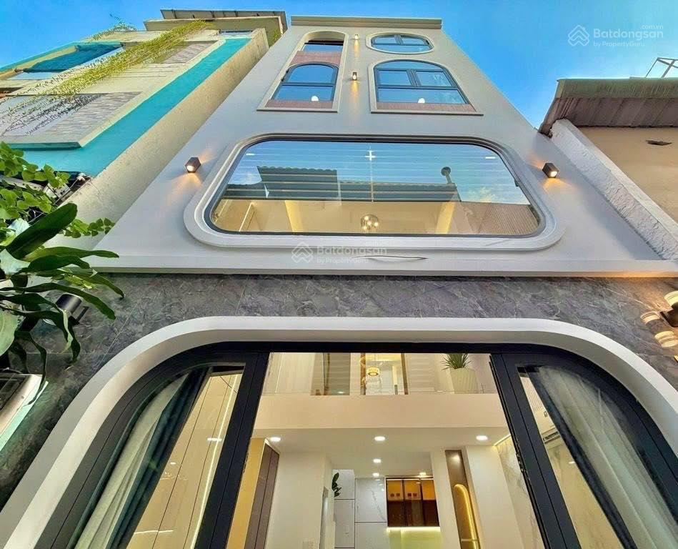 Bán nhà hiếm ở đường nguyễn thiện thuật, q3. dt 70m2, hẻm 5m. hđ thuê 21tr/th. sổ hồng riêng