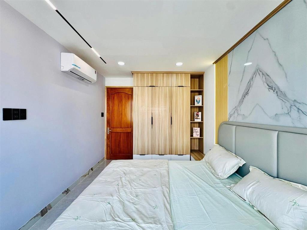 Căn nhà siêu phẩm nằm khúc cao đức lân, q2. giá 3 tỷ900tr dt 70m2, hẻm xe hơi 6m, hđ thuê 19tr. shr