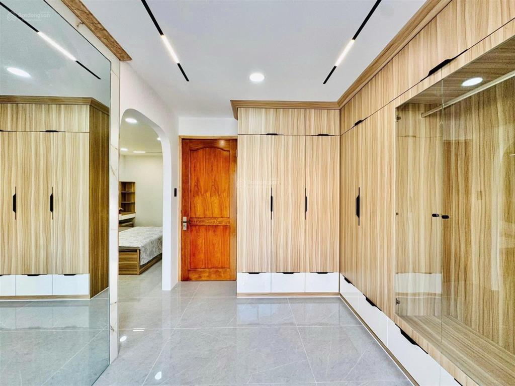 Căn nhà siêu phẩm nằm khúc cao đức lân, q2. giá 3 tỷ900tr dt 70m2, hẻm xe hơi 6m, hđ thuê 19tr. shr