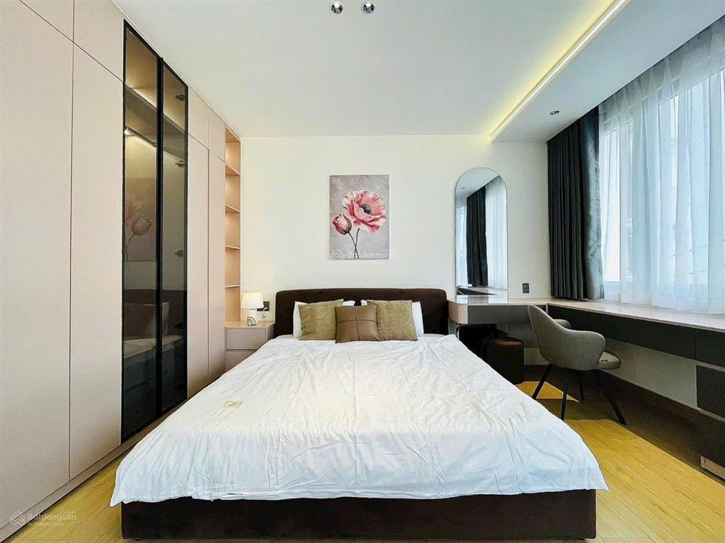 Cần bán nhà siêu phẩm quận 10. giá 2tỷ960tr dt 75m2, hẻm 6m, hđ thuê 19tr/tháng. sổ hồng riêng