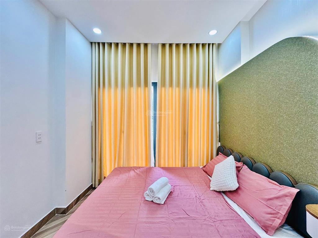 Bán gấp nhà đẹp vị trí ở hồ biểu chánh giá 2tỷ850tr, phú nhuận dt 69m2 hẻm 6m, hđ thuê 18tr/th shr
