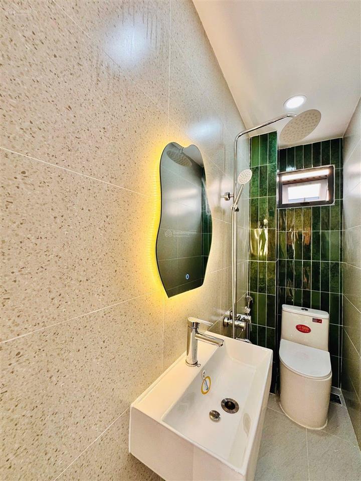 Bán gấp nhà đẹp vị trí ở hồ biểu chánh giá 2tỷ850tr, phú nhuận dt 69m2 hẻm 6m, hđ thuê 18tr/th shr