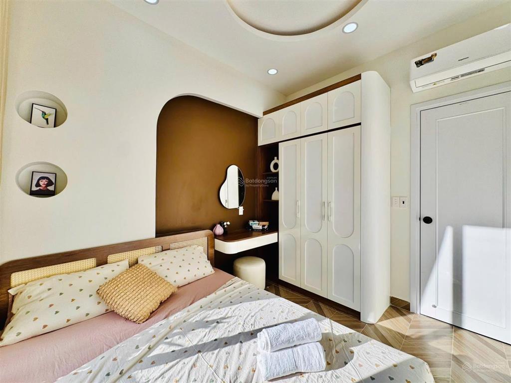 Bán gấp nhà đẹp vị trí ở hồ biểu chánh giá 2tỷ850tr, phú nhuận dt 69m2 hẻm 6m, hđ thuê 18tr/th shr