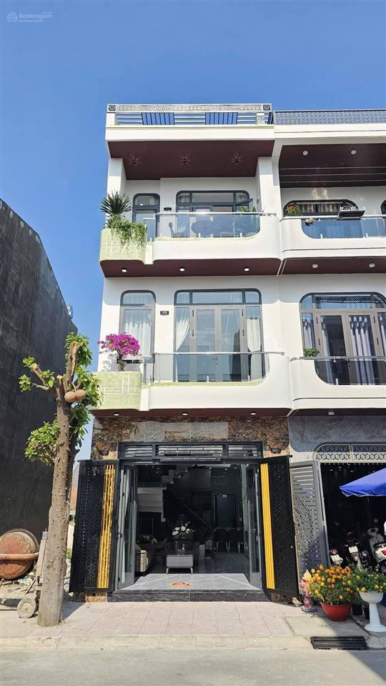 Cô 8 cần bán nhà nhanh để làm ăn (giảm 300tr), giá 2tỷ900tr dt 72m2, hẻm 5m, hđ thuê 19tr. shr
