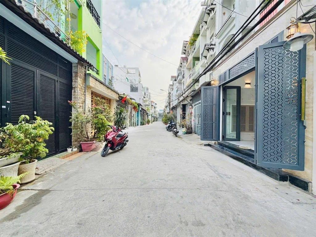 Bán gấp nhà hẻm 214 nguyễn trãi, q5. giá 4ty250tr dt 90m2, hẻm 5m, hđ thuê 19tr/th. sổ hồng riêng