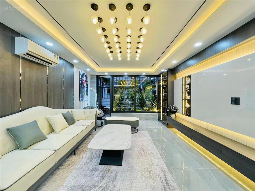 Bán nhà nổi bật dương quảng hàm, gò vấp, dt 84,4m2, hẻm 6m, hđ thuê 19tr/th. sổ riêng