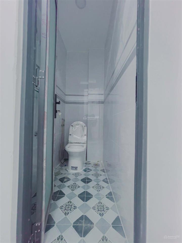 Nhà ngang 4m dài 9m có 2 phòng ngủ 2wc gần cầu vượt tân thới hiệp giá 1 tỷ 468 còn giảm mạnh