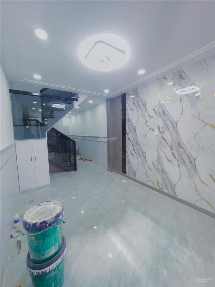 Nhà ngang 4m dài 9m có 2 phòng ngủ 2wc gần cầu vượt tân thới hiệp giá 1 tỷ 468 còn giảm mạnh