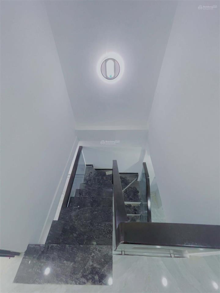 Nhà ngang 4m dài 9m có 2 phòng ngủ 2wc gần cầu vượt tân thới hiệp giá 1 tỷ 468 còn giảm mạnh