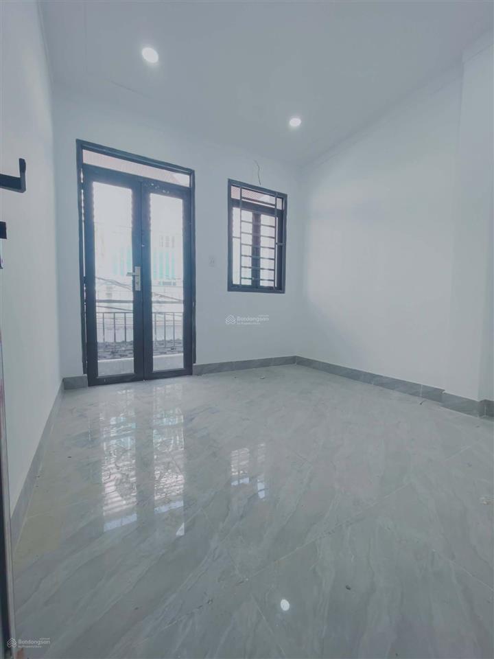 Nhà ngang 4m dài 9m có 2 phòng ngủ 2wc gần cầu vượt tân thới hiệp giá 1 tỷ 468 còn giảm mạnh