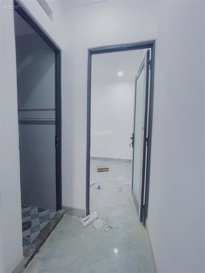 Nhà ngang 4m dài 9m có 2 phòng ngủ 2wc gần cầu vượt tân thới hiệp giá 1 tỷ 468 còn giảm mạnh