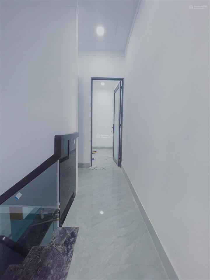 Nhà ngang 4m dài 9m có 2 phòng ngủ 2wc gần cầu vượt tân thới hiệp giá 1 tỷ 468 còn giảm mạnh