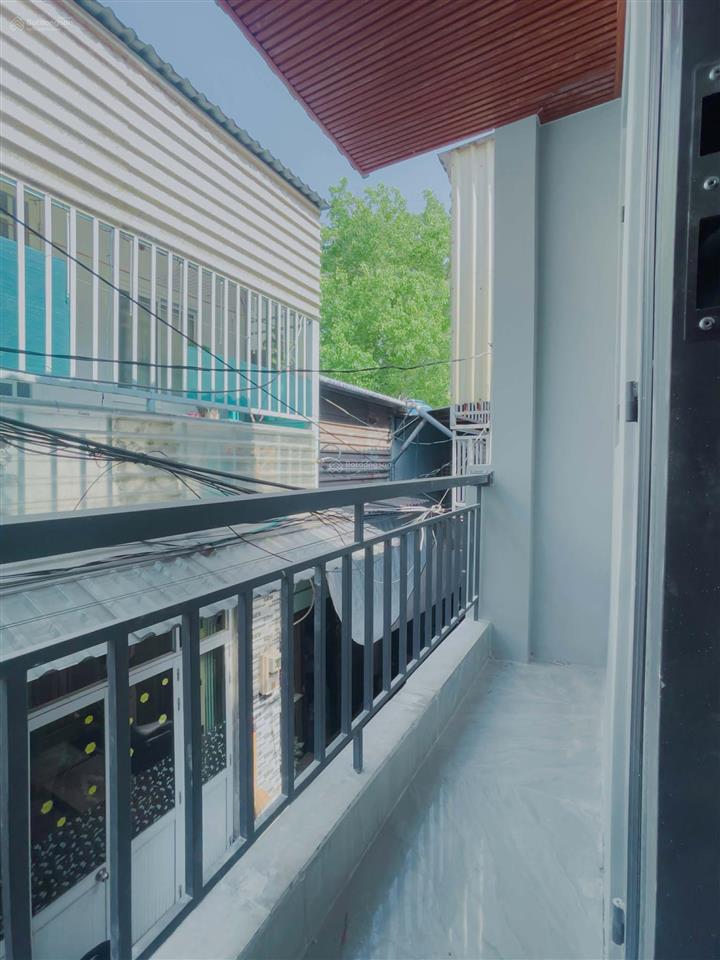 Nhà ngang 4m dài 9m có 2 phòng ngủ 2wc gần cầu vượt tân thới hiệp giá 1 tỷ 468 còn giảm mạnh