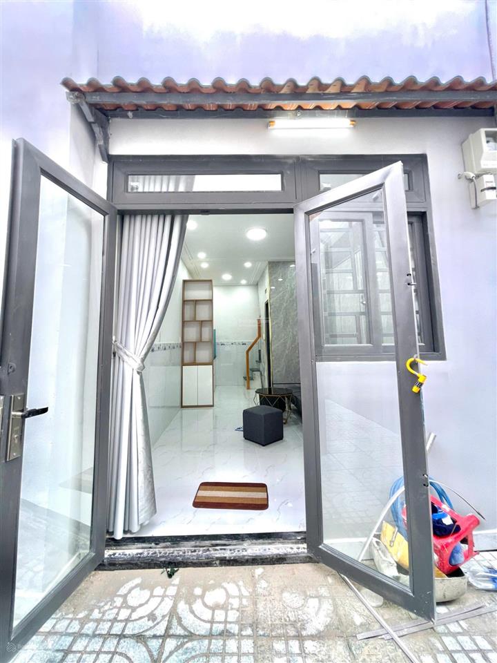 Nhà ngang 3,8m dài 6m 2pn có ban công full thổ cư gần cầu tham lương quận 12 giá 860tr còn bớt