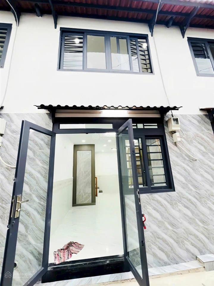 Nhà ngang 3,8m dài 6m có 2 phòng ngủ hẻm oto ngay ngã 3 đông quang quận 12