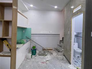 Nhà xây mới ngang 4m dài 8m có 2 phòng ngủ ngay bệnh viện quận 12 giá 868 triệu còn bớt mạnh
