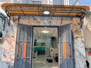 Bán nhà chợ đầu mối bình điền, 6x20 1 lầu. giá 820 triệu. cho thuê được 20 triệu/ tháng