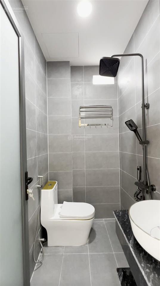 Bán gấp nhà 1 lầu 6x20, giá 800 triệu. ngay chợ đệm, đang cho thuê 20 triệu/tháng