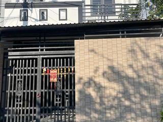 Bán gấp nhà 1 lầu 6x20, giá 800 triệu. ngay chợ đệm, đang cho thuê 20 triệu/tháng