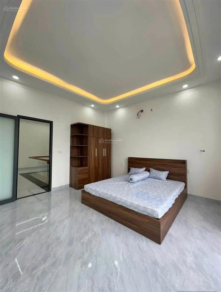 Bán gấp nhà 1 lầu 6x20, giá 800 triệu. ngay chợ đệm, đang cho thuê 20 triệu/tháng