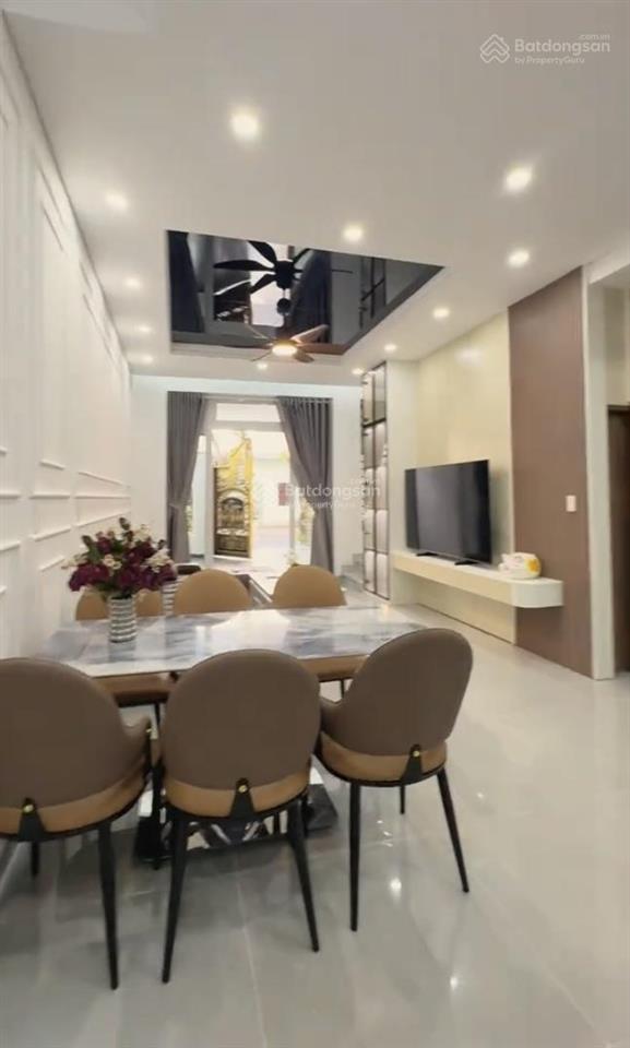 Chính chủ bán gấp nhà 1 lầu 5x22. giá 799 triệu. đường đoàn nguyễn tuấn, ngay chợ hưng long