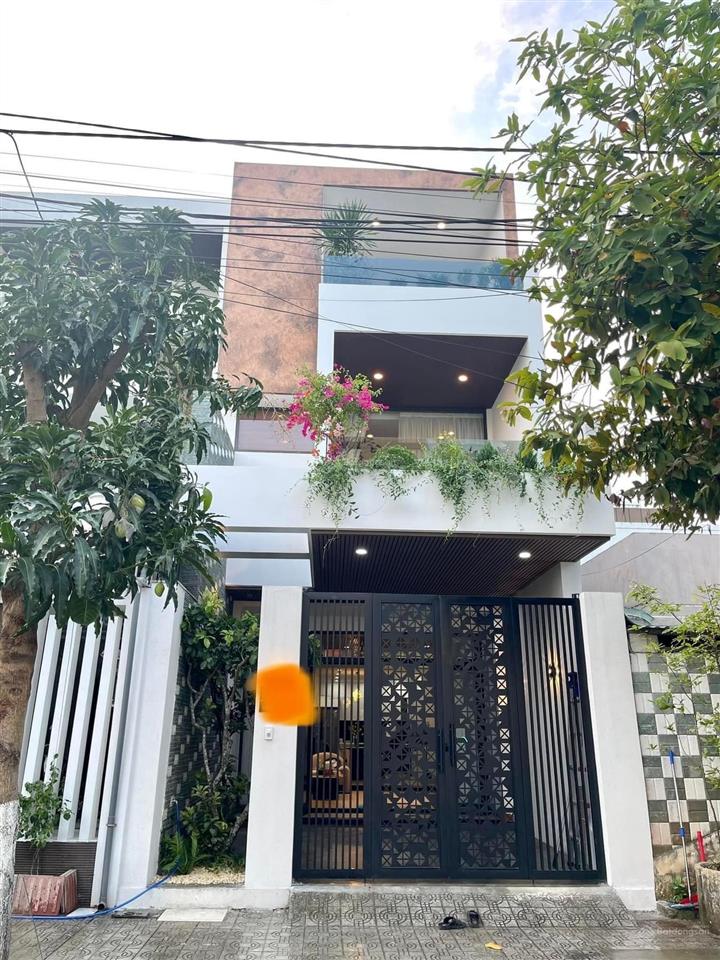 Bán gấp nhà 2 lầu 6x17. giá 900 triệu gần vòng xoay an lạc, bình chánh
